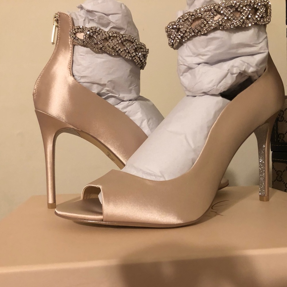 JEWEL BADGLEY MISCHIKA. Great prom or wedding shoe